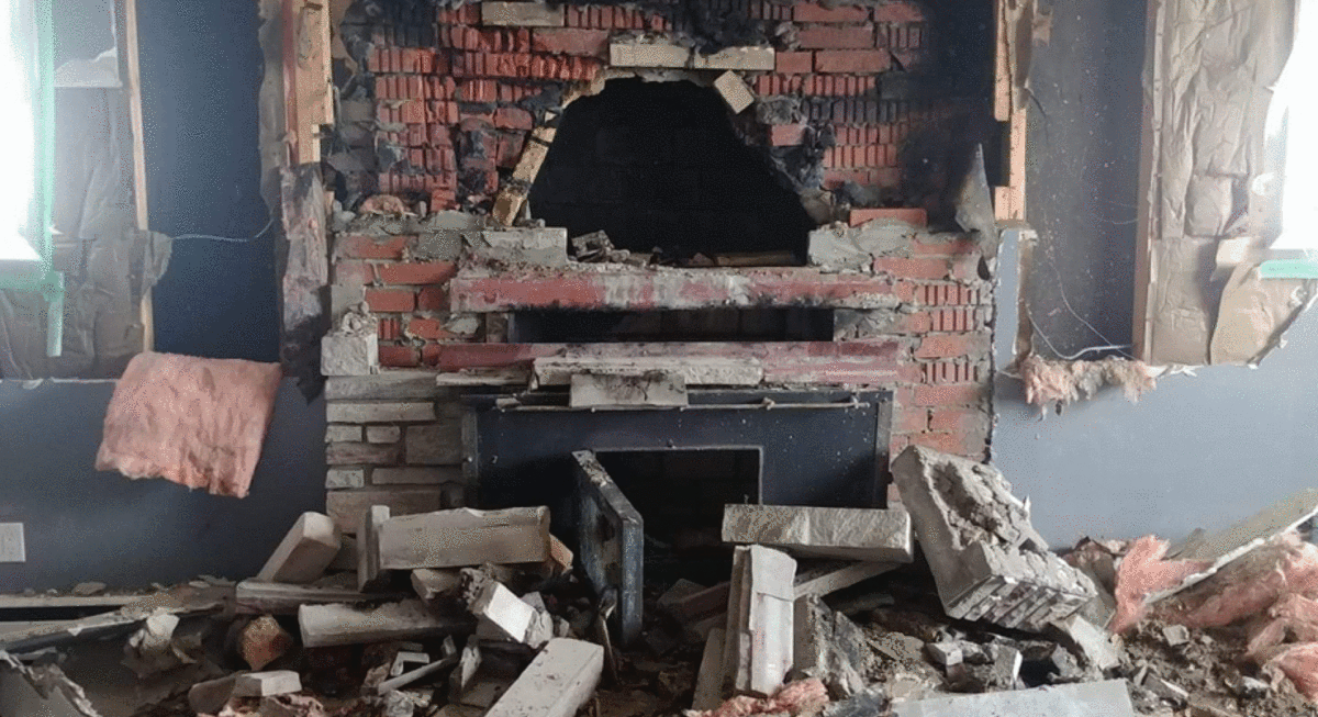 Furbo saves Kato (a Dalmatian) from a burning house